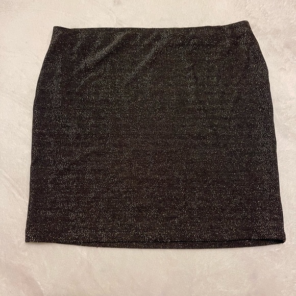 Black & Gold Mini Skirt - Picture 1 of 2